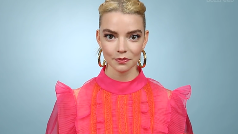 Parabéns, Anya Taylor-Joy! Os looks de Beleza mais deslumbrantes