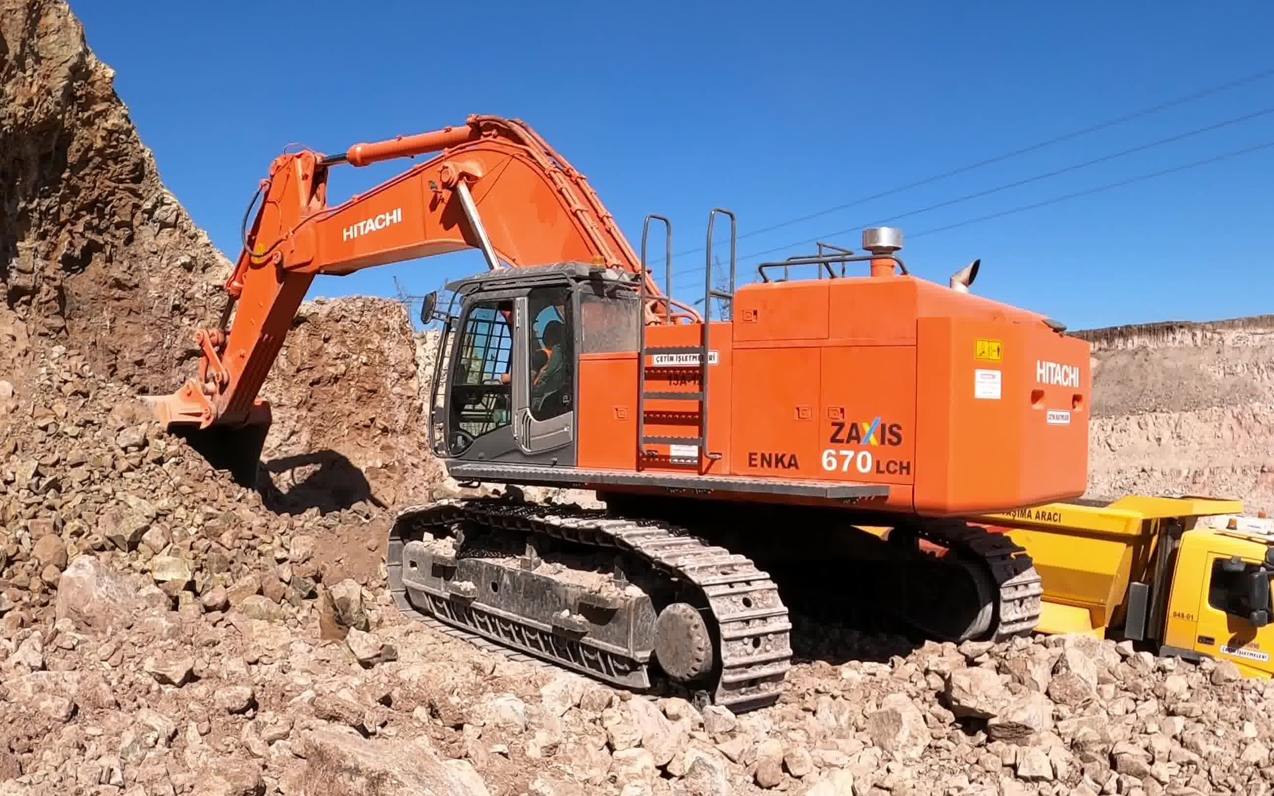 4k日立670lch挖掘机施工_哔哩哔哩 (゜-゜)つロ 干杯~-bilibili
