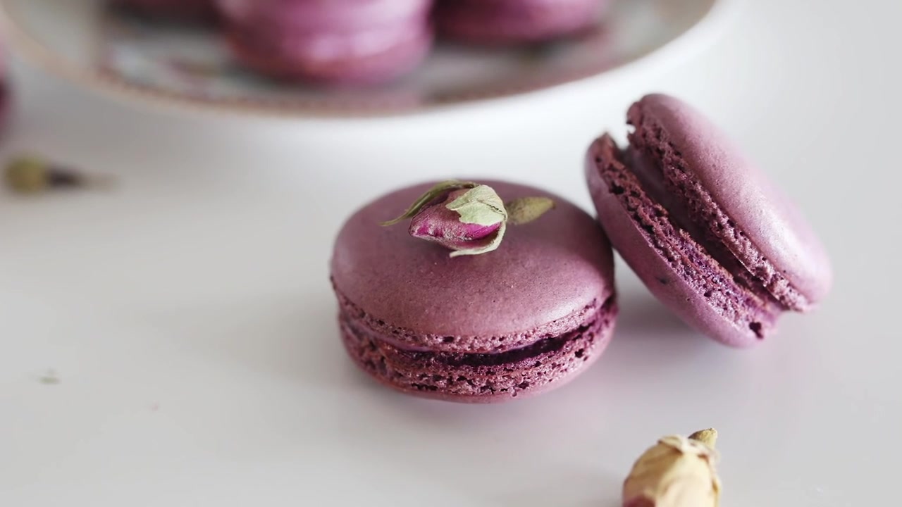 『蜗牛搬运』蓝莓马卡龙&开心果马卡龙