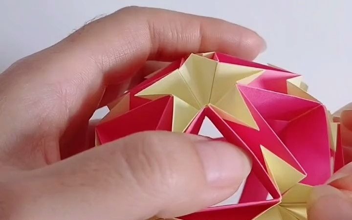 【折纸教程】折一个镂空五角星花球