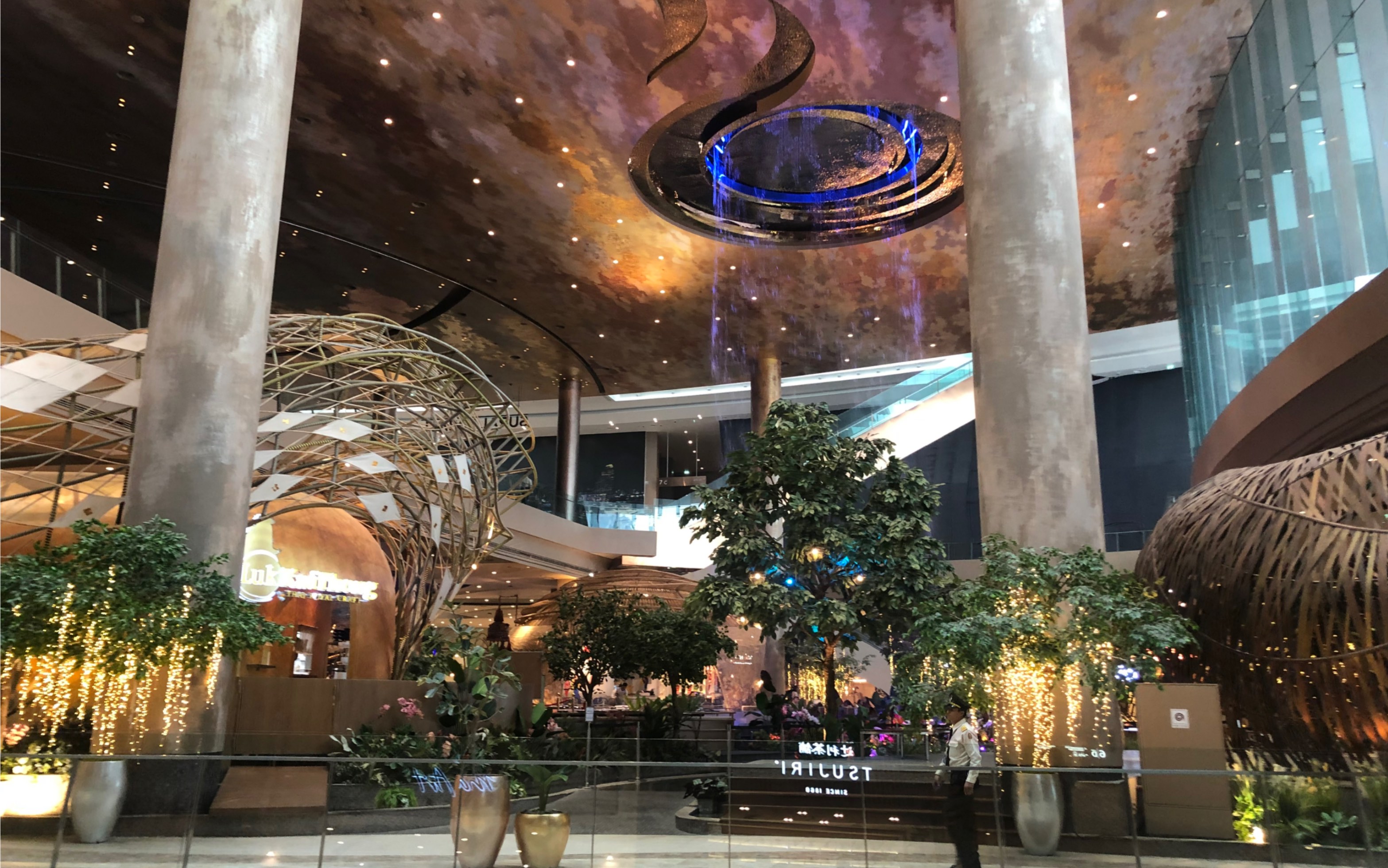 泰国siam paragon商场,东南亚最大最美的商场.