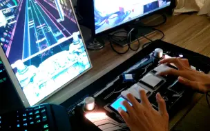 Video herunterladen: 【SDVX】源台到货啦 萌新第一次在家里玩沙雕卫星