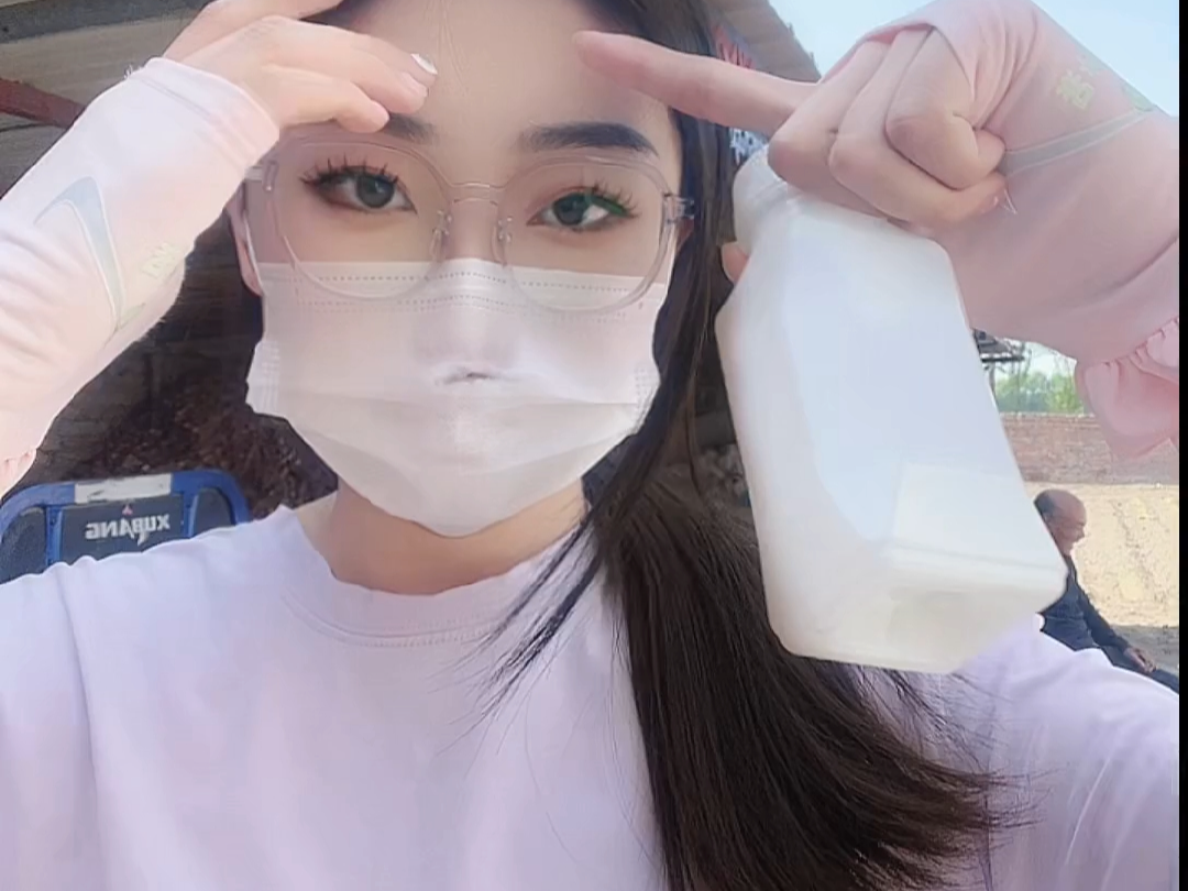 5.16 吉祥 3——中国女主播年鉴