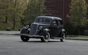 Descargar video: 1935 福特48型V8四门轿车 试驾