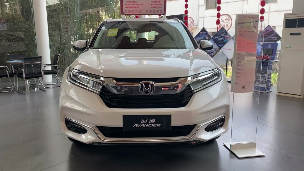 本田冠道370t到店实拍,打开车门看到空间,给个不买的理由