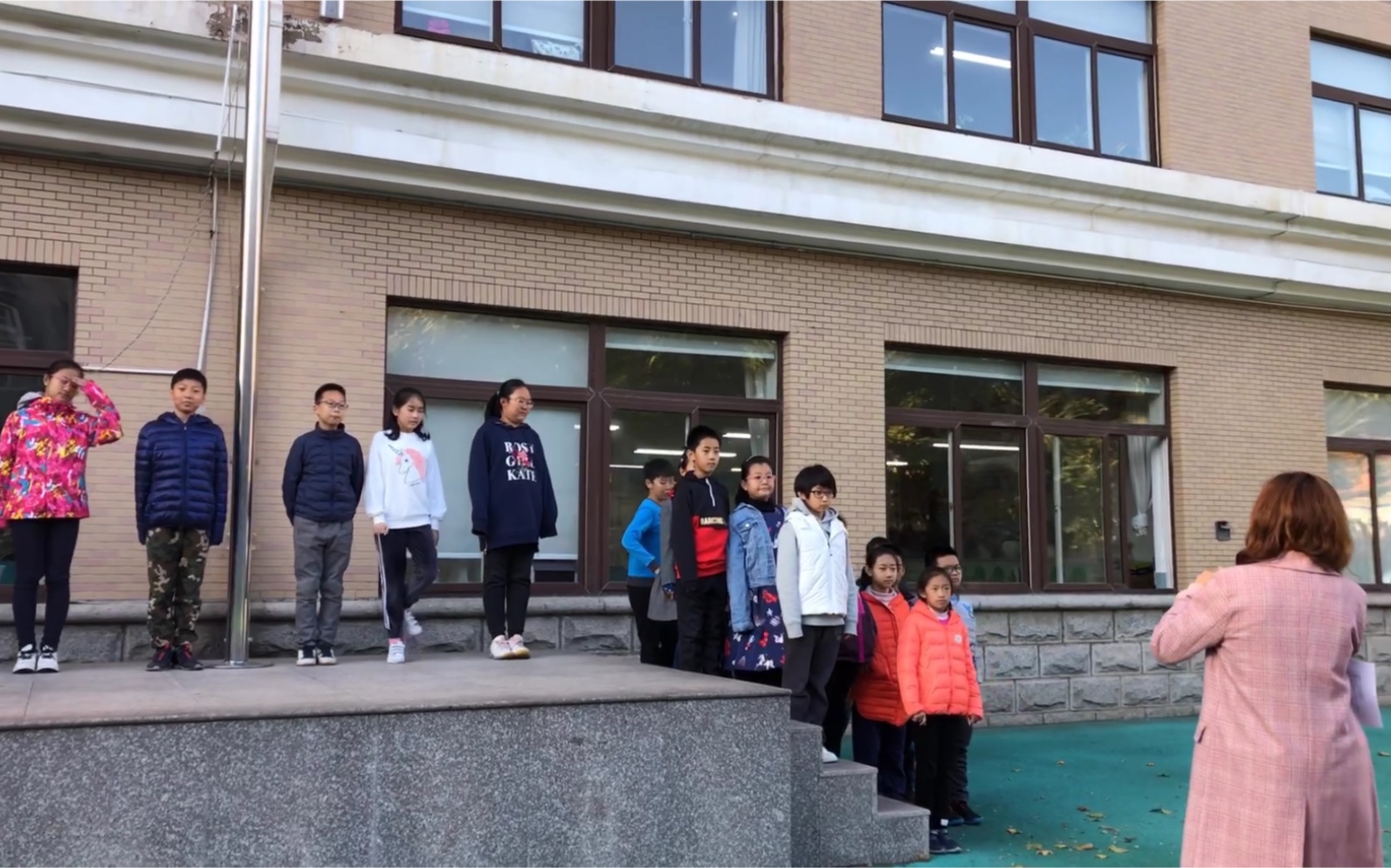 五四路小学五年二班的升旗仪式彩排,2019年10月25日_哔哩哔哩_bili