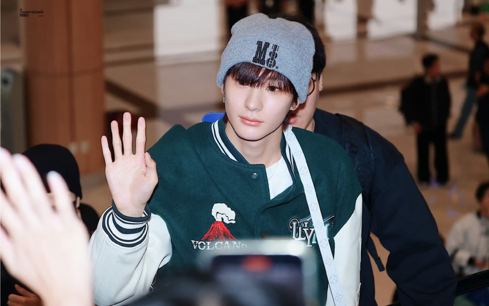 【anton/李灿荣】起床被机场图帅醒