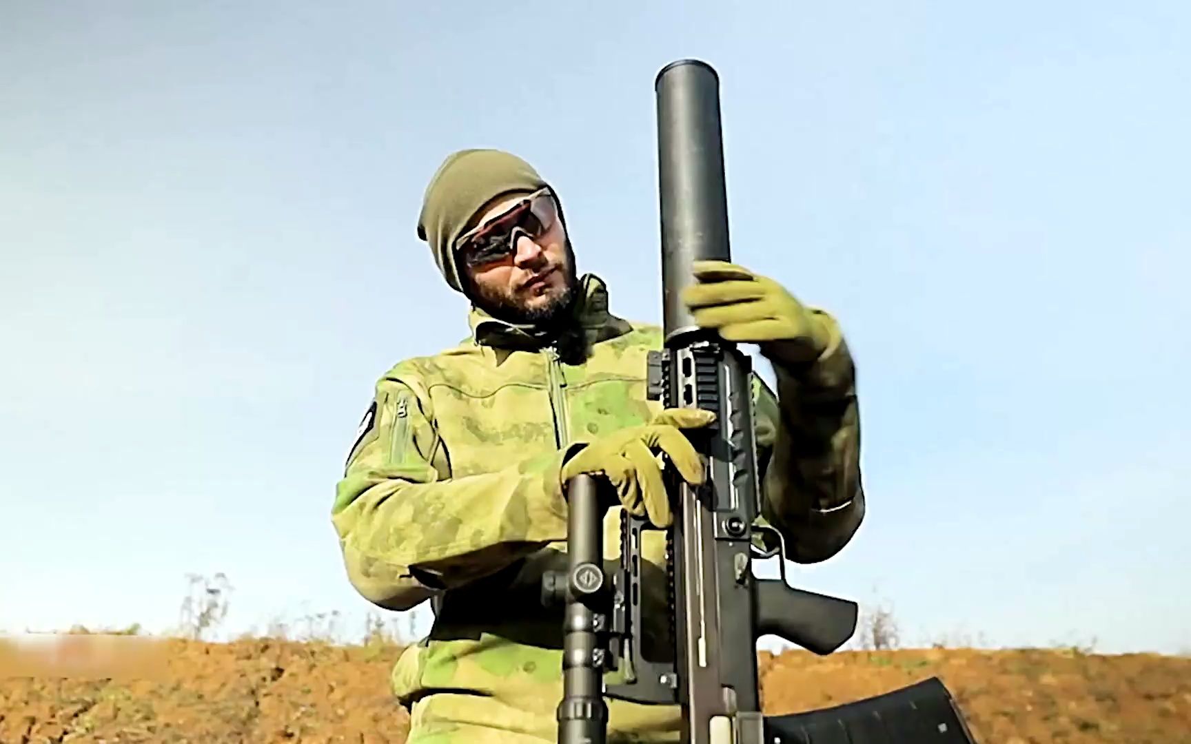 口径如同巴雷特,战斗民族的猛男枪ash12步枪,视频来源国外合法靶场