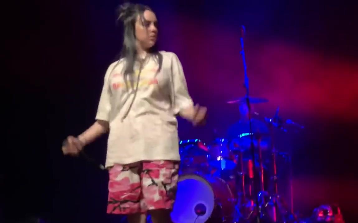 [图]【Billie Eilish】碧梨最新韩国表演《Bellyache》现场大合唱（Live）