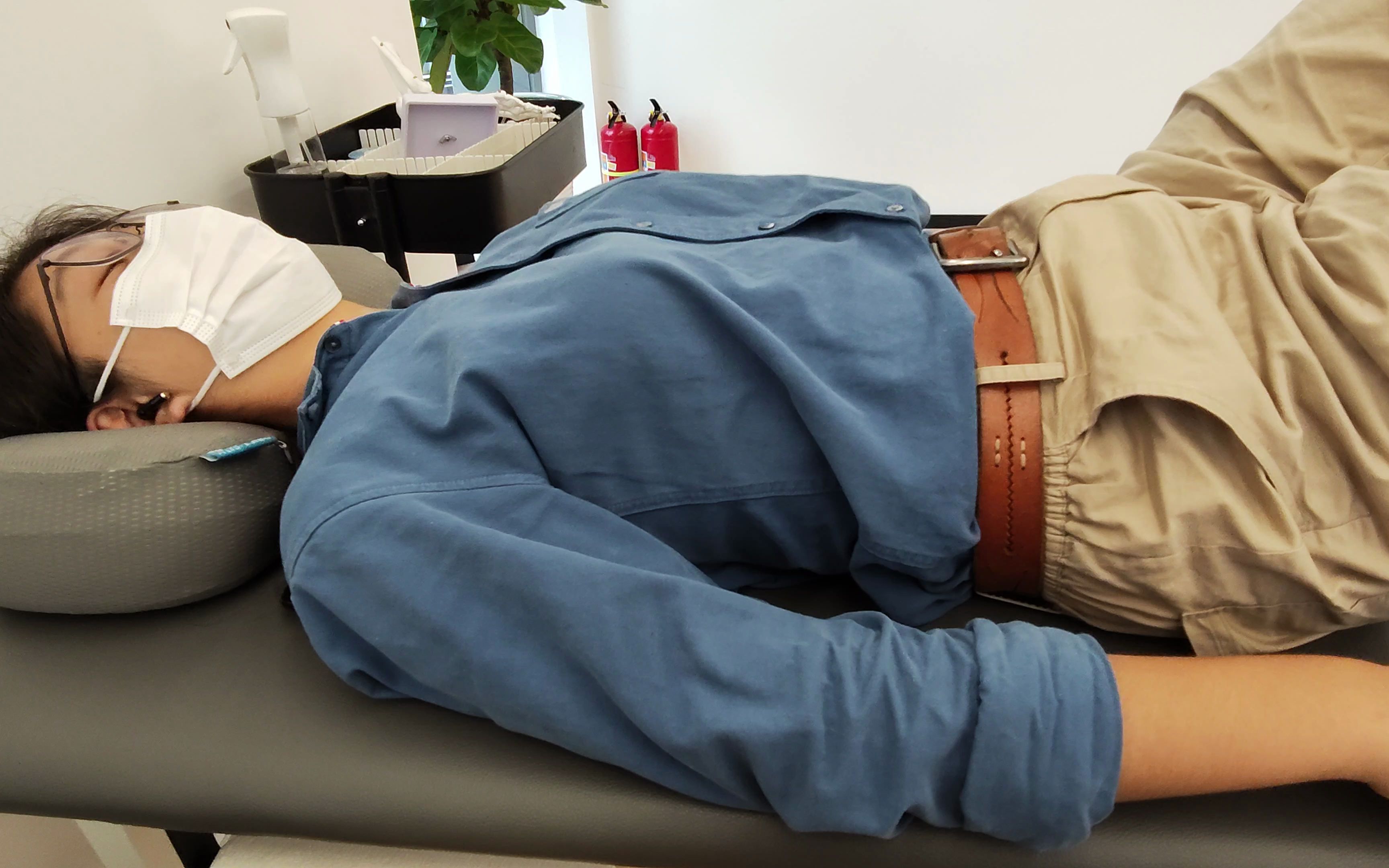 呼吸1:屈髋屈膝45度呼吸训练5个×4组