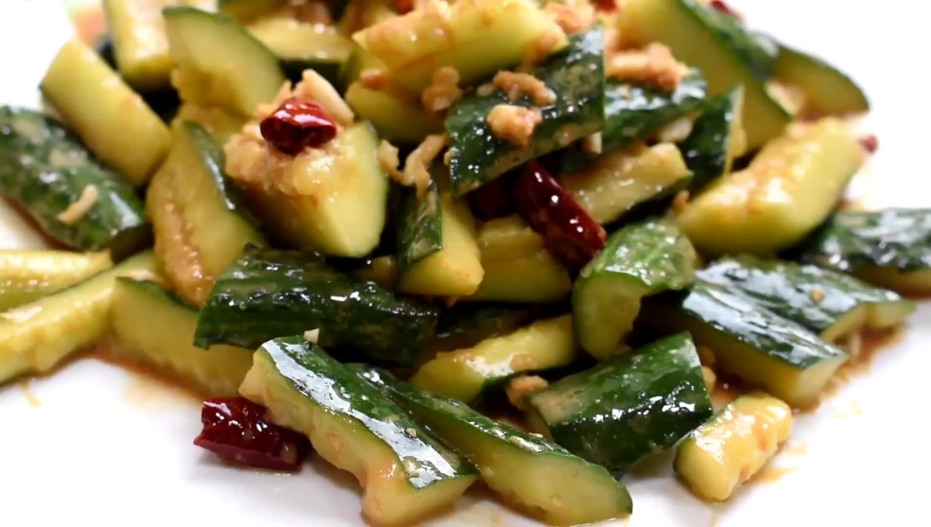 麻汁黄瓜的正确做法,记住这几点做出来清脆可口,是很好的夏季菜