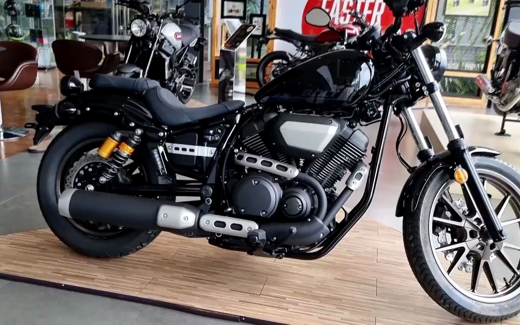 yamaha bolt r 细节展示