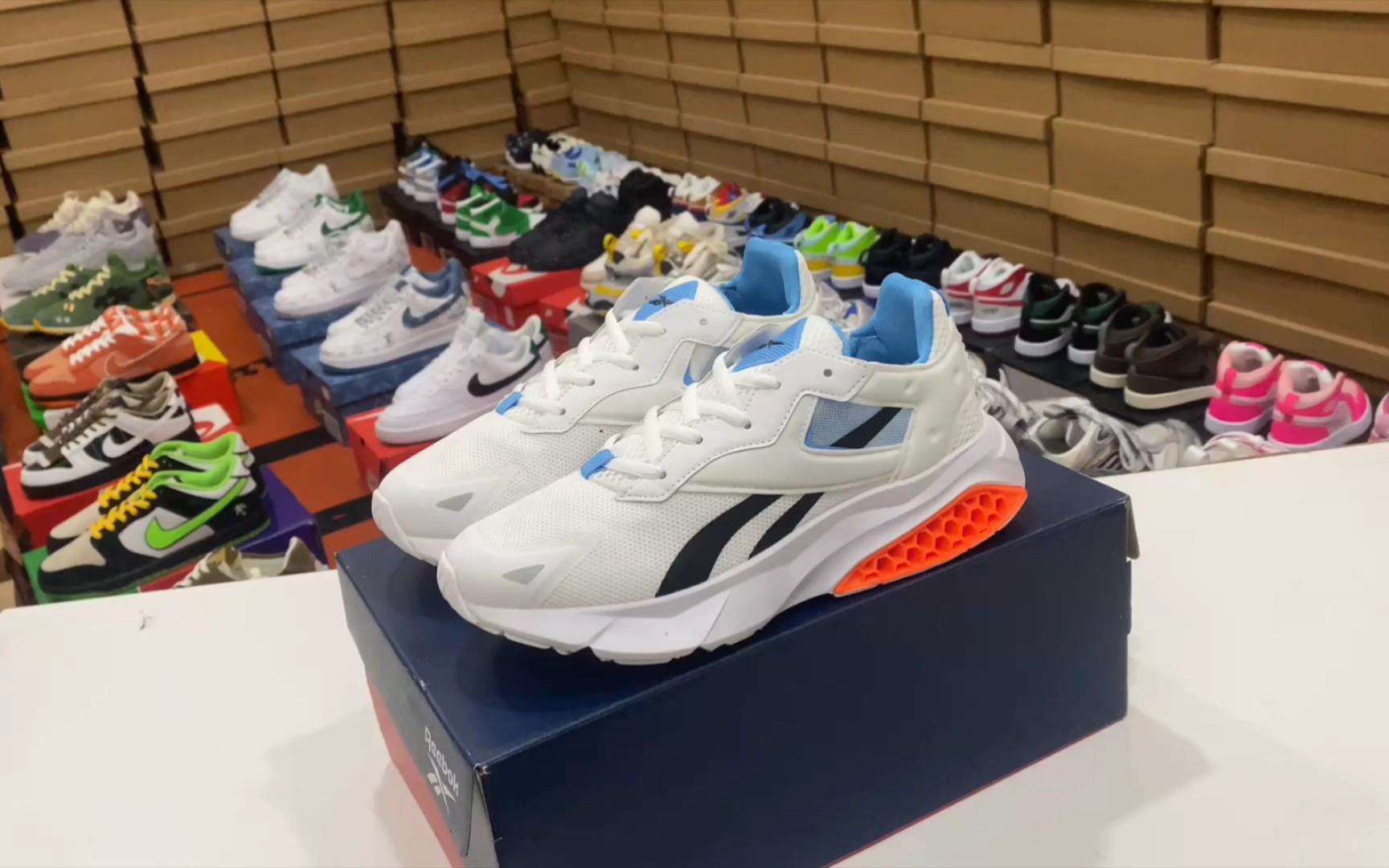 23锐步reebok hexalite legacy蕾格西复古运动气垫跑步鞋 蜂巢运动