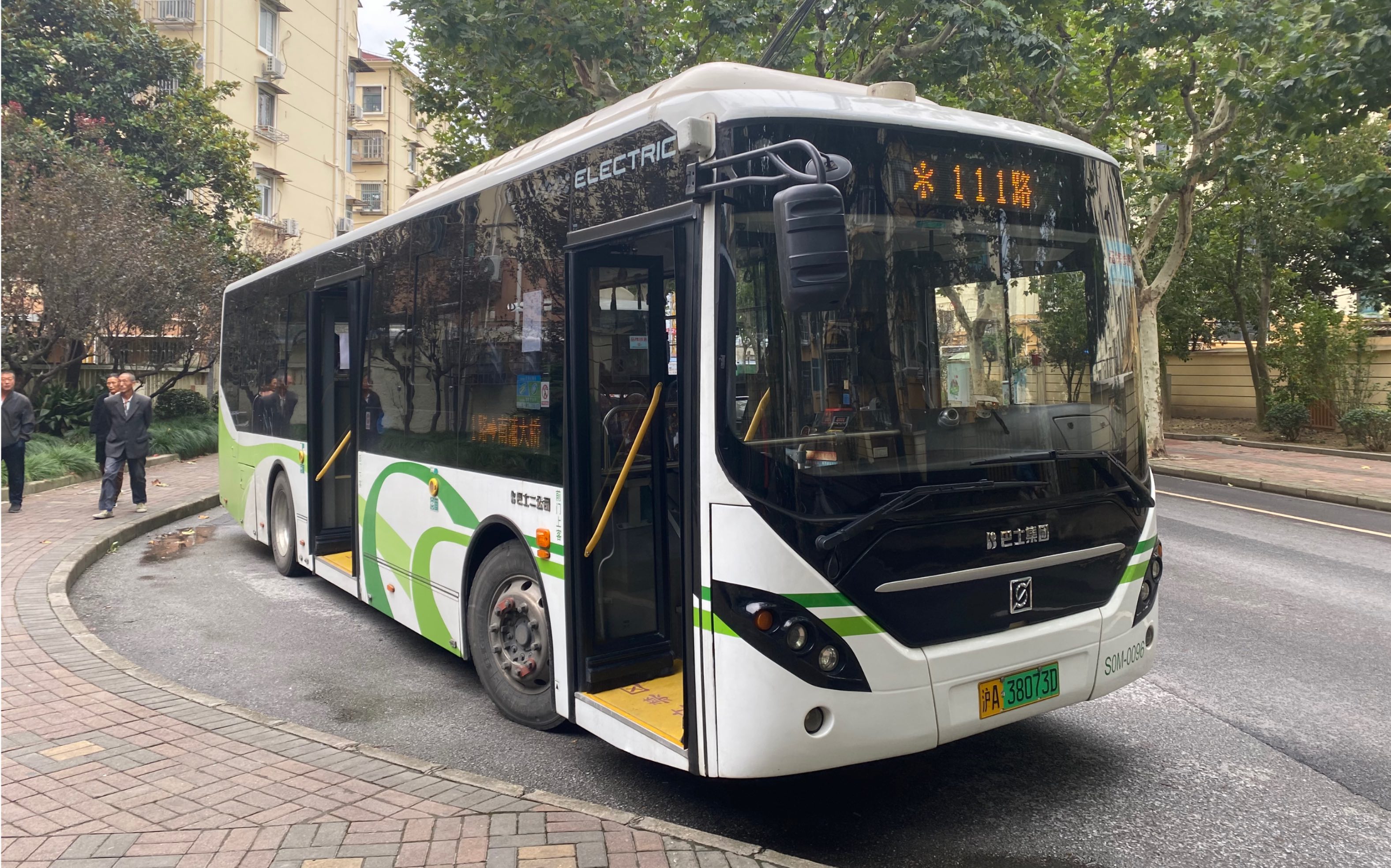 【上海公交】111路公交车延伸后南浦大桥方向前方展望_哔哩哔哩_bili