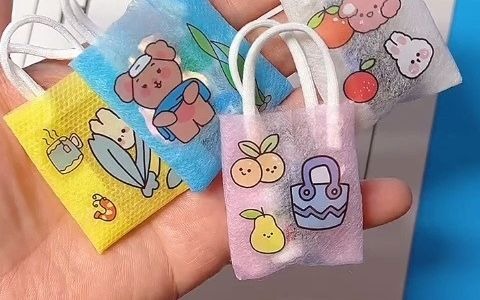 用口罩做迷你购物袋,可以装好多小东西哦