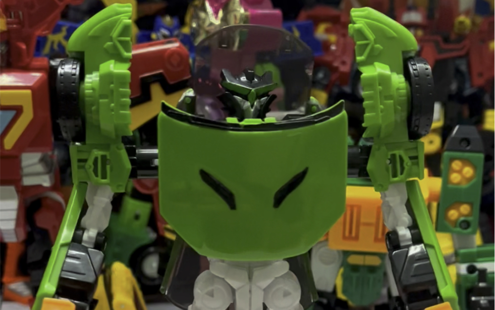 咖宝车神最帅气的机器人之一(邦格特工)