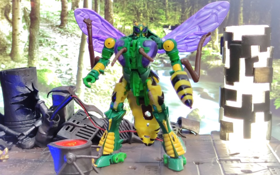 变形金刚王国黄蜂勇士玩具其实还挺优秀的