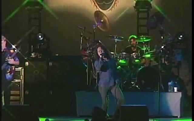 [图]Journey - Separate Ways (Live 2004)