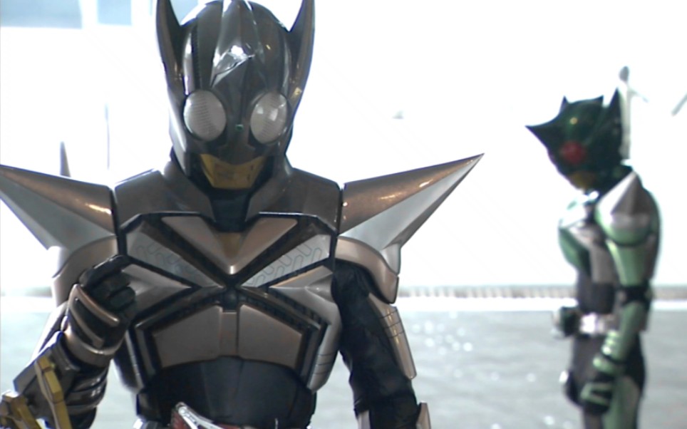 「假面骑士踢蝗&拳蝗」:只有在地面爬行,才能见到光明.