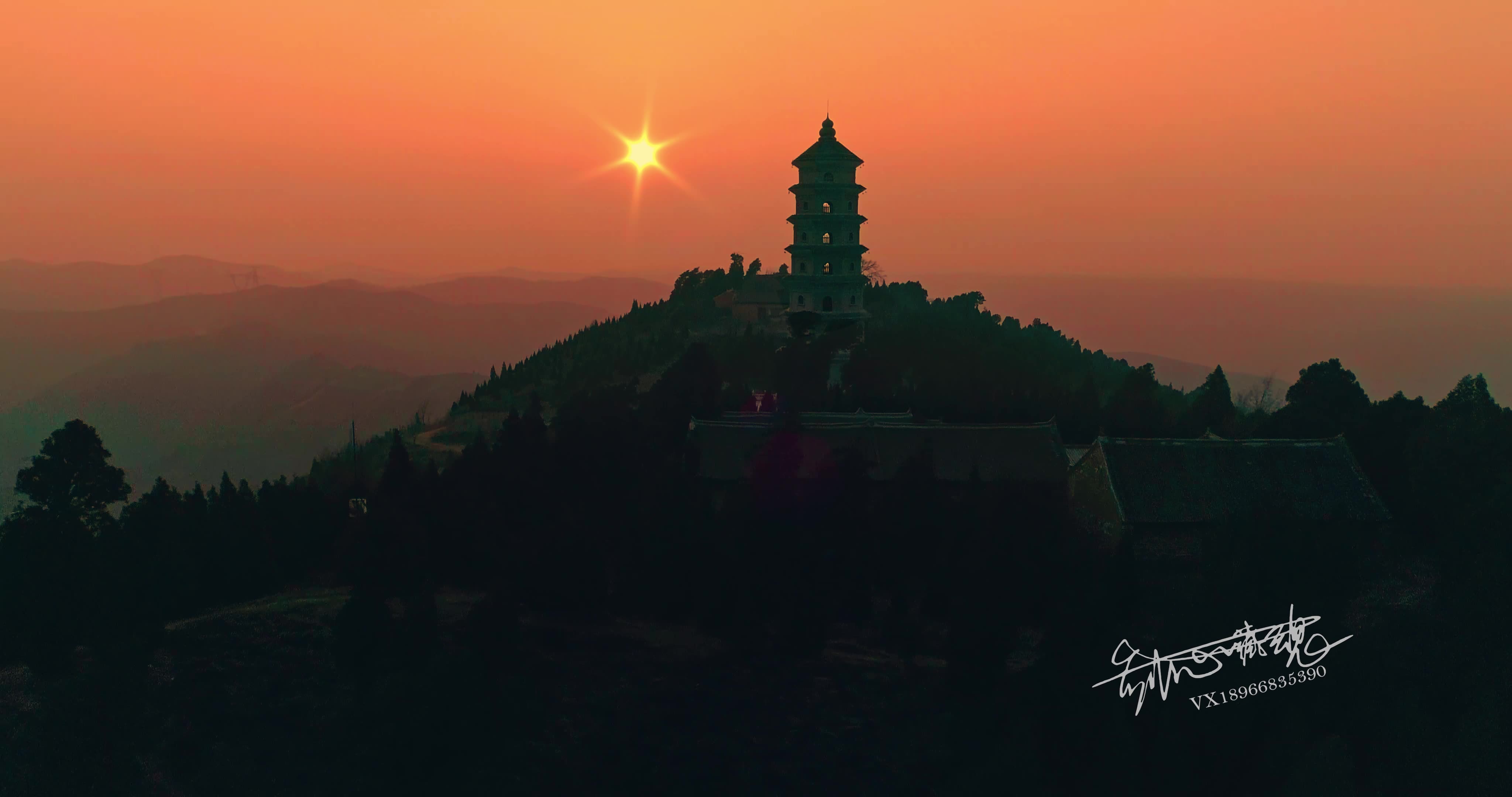 [图]航拍华夏——竹簣寺 隐匿于终南山间，皇帝蚩尤曾部众于此，隋朝建寺，供奉有高僧的灵骨舍利子，在此可俯瞰群山，白鹿平原，辋灞河川尽收眼底，可惜遭后人破坏，毁于一旦！