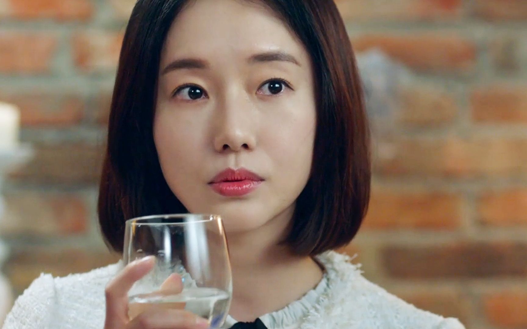 李贞贤发现丈夫是外星人,狂喝汽油,不眠不休!《活死人之夜》