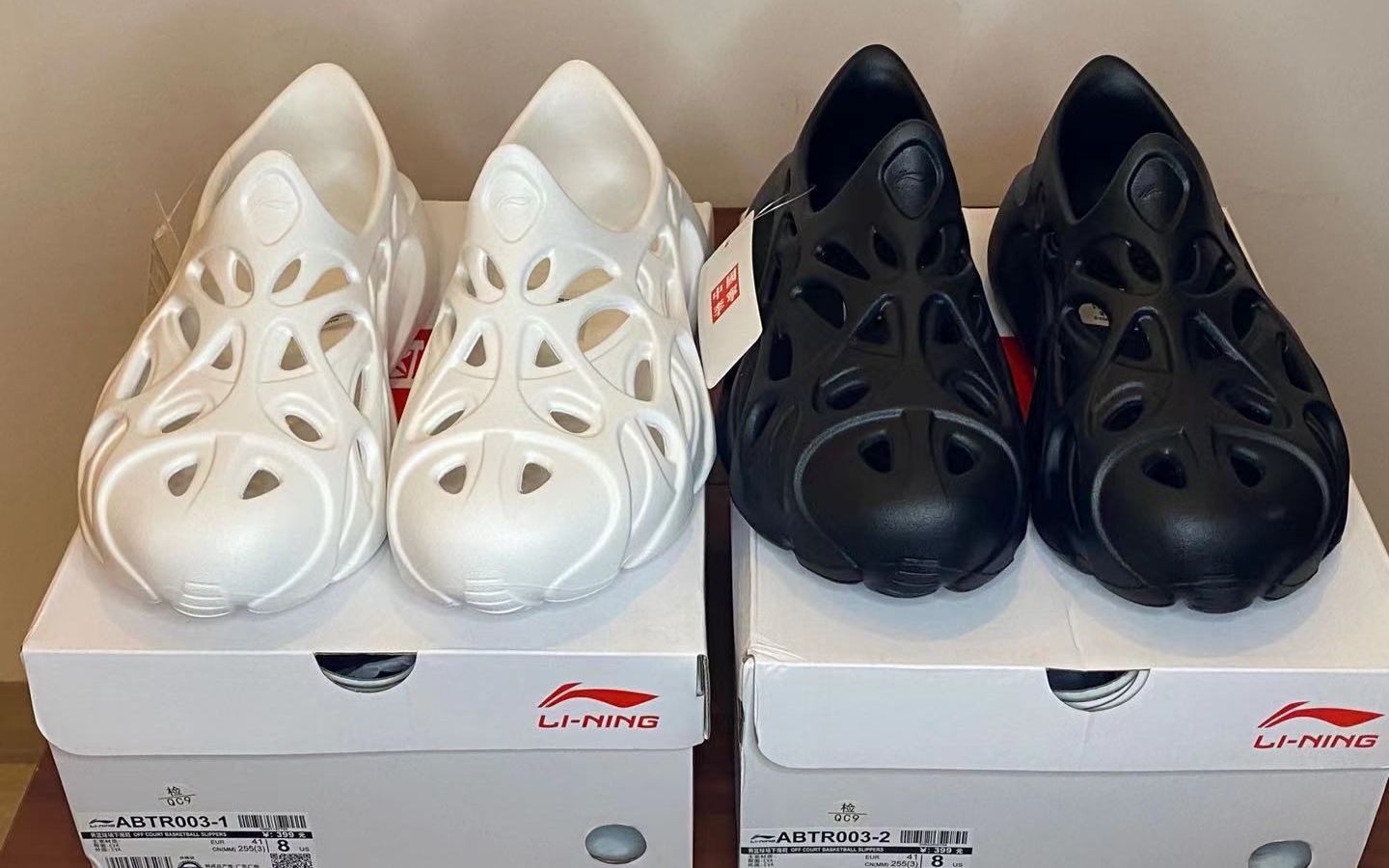 买到就开箱24中国李宁洞洞鞋