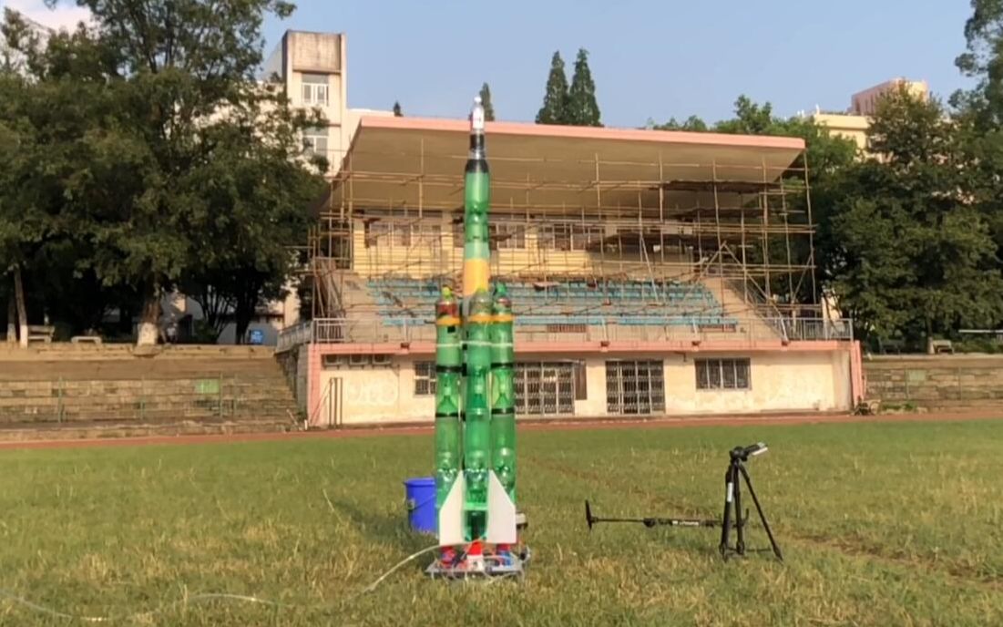 多级助推气动 火箭发射捆绑式火箭发射