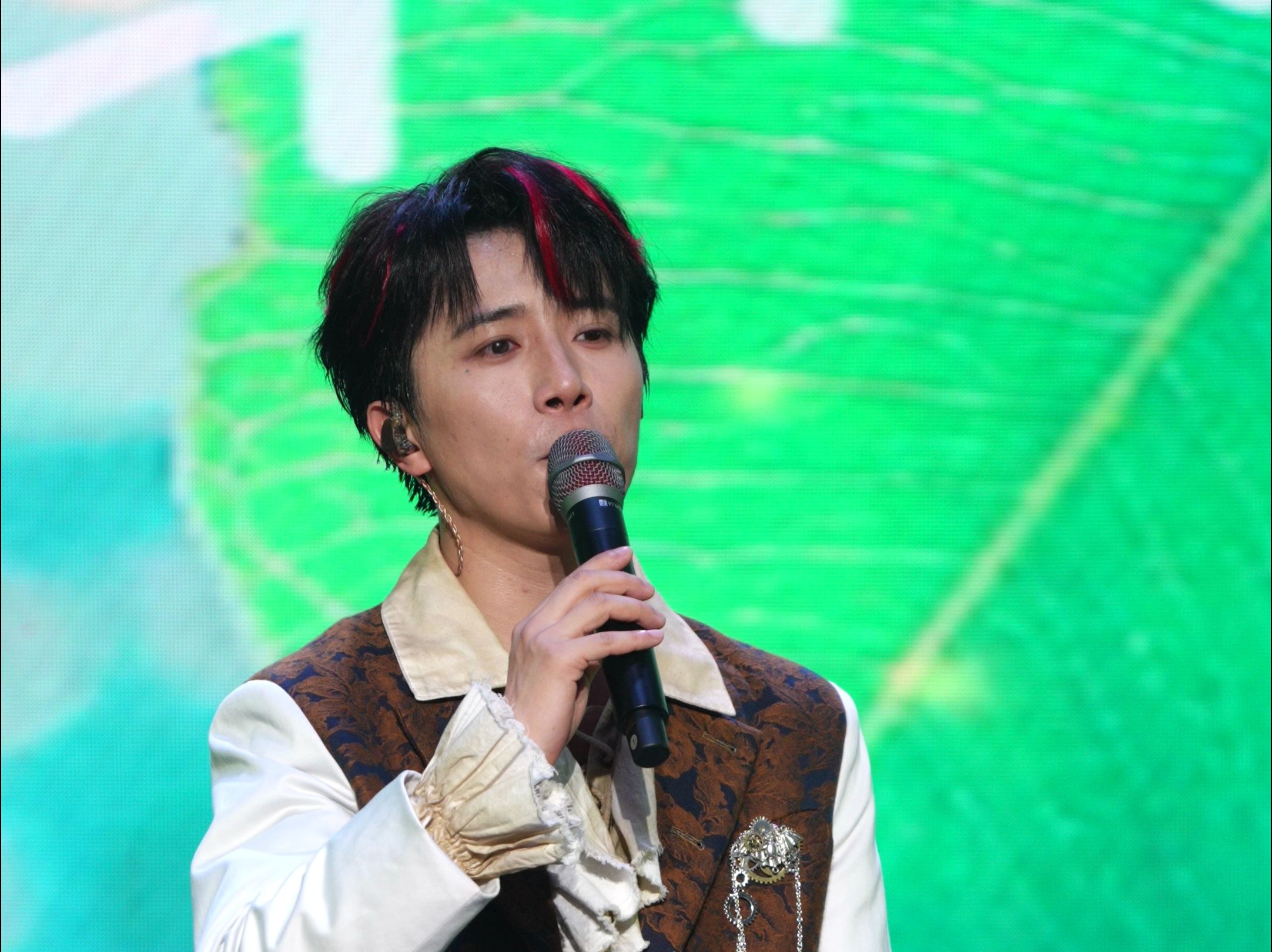 【伯远】超越形态巡回演唱会 0525 重庆站 【真爱】4k 舞台直拍