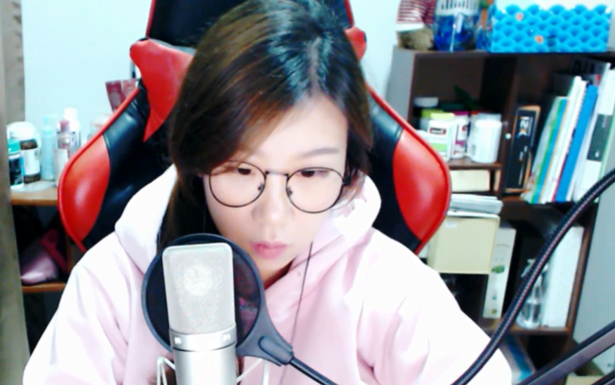 格格酱0118怀疑自己关注了一个相声主播大鱼体面阳光下