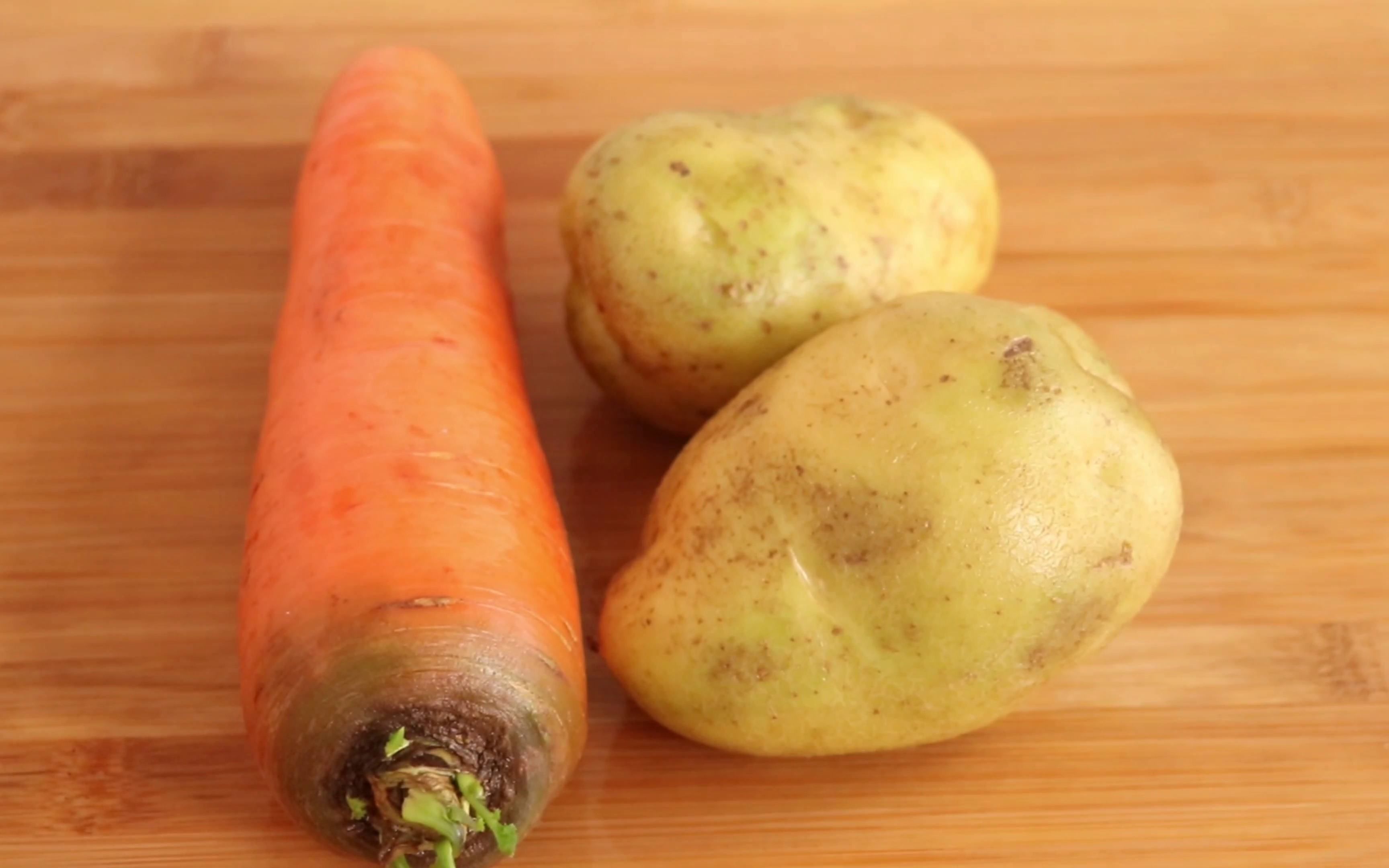 2个土豆1根胡萝卜,教你新做法,好吃不胖人,营养又解馋,真香