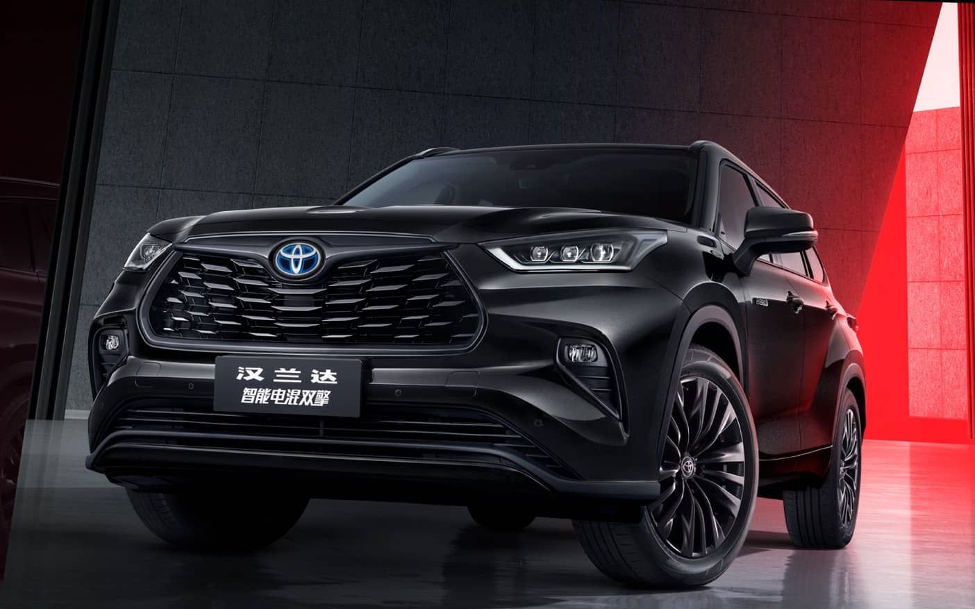 配专属酷黑骑士套件,全新第四代汉兰达骑士版太帅了!