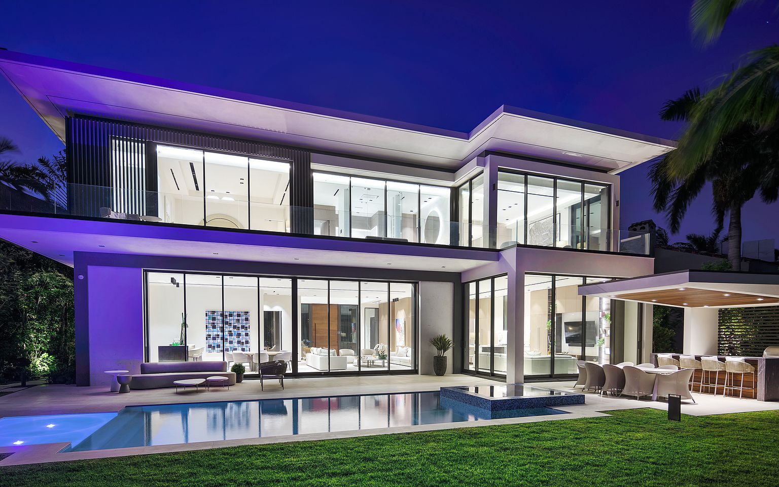 位于佛罗里达州迈阿密海滩的一座奢华现代海滨豪宅|10 w san marino