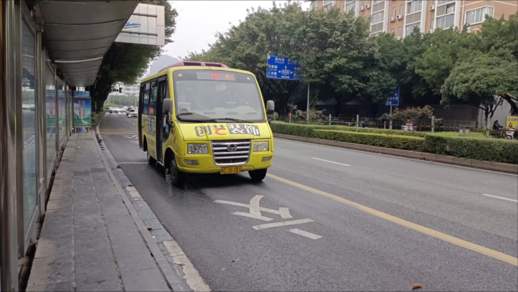 【桂林公交pov61恒通客车】桂林公交213路下行(丽泽桥-芦笛岩停车场