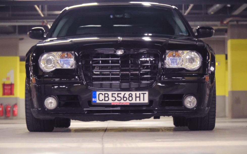 克莱斯勒300c srt8 6.1l v8 hemi