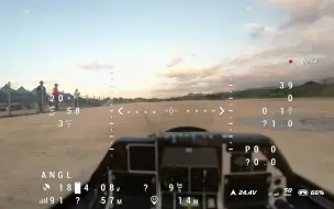 Скачать видео: 飛翼 F16 70mm fpv 6s5200 70c 努力追飛機2