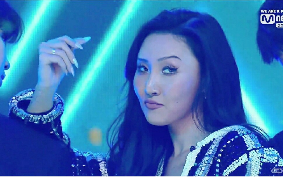 [图]【MAMAMOO华莎HWASA】TWIT 打歌舞台合集 + 舞台混剪Stage Mix