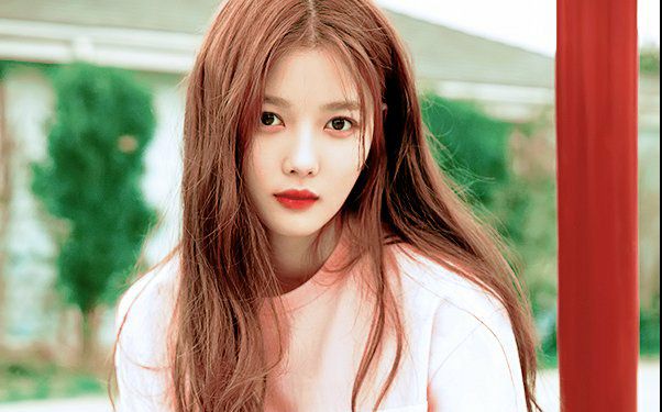 金裕贞 kim yoo jung x fila for 1st look