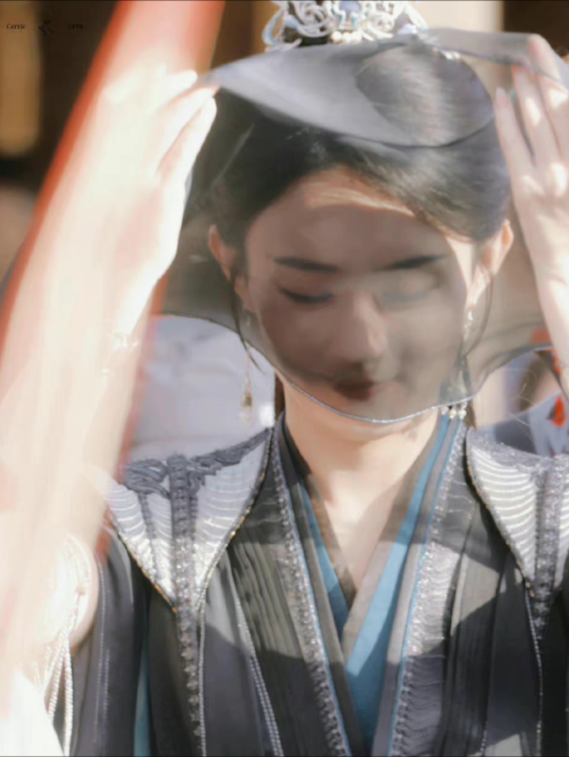 赵丽颖与凤行黑纱遮面照