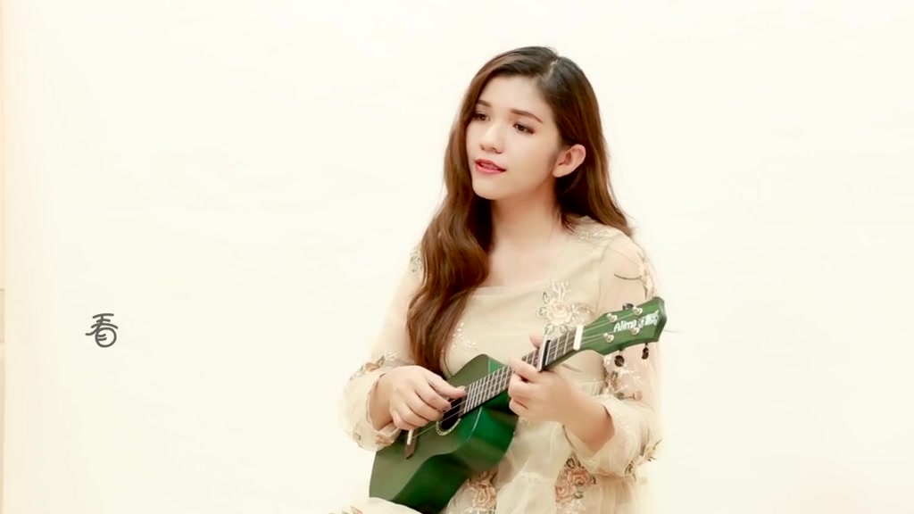 来自杨丞琳李荣浩撒的一波狗粮年轮说小小凤尤克里里弹唱