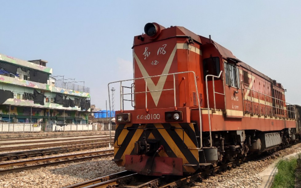 火车迷向:湛江港集团df12|气势启机