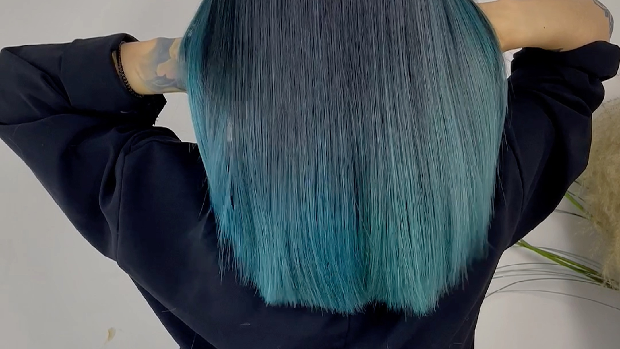 画染巴黎画染孔雀绿发色