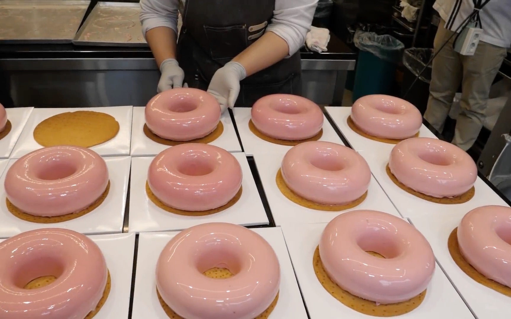 味觉视觉双重冲击,蛋糕店后厨的日常mp4