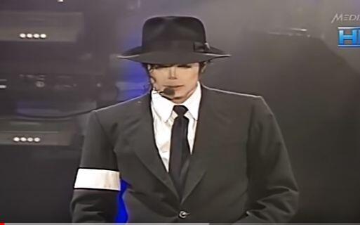 【720P】迈克尔杰克逊在1997年哥本哈根巡回演唱会中表演最强之舞——dangerous