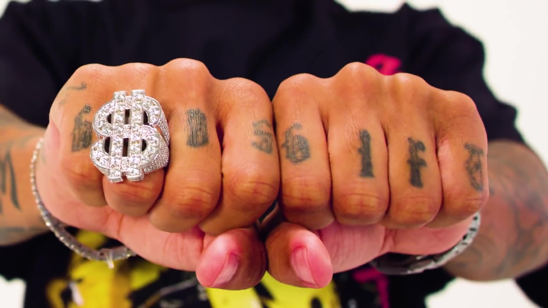 泰加(tyga)14岁就纹身上瘾:「未经父母同意去纹身而让他感到兴奋」