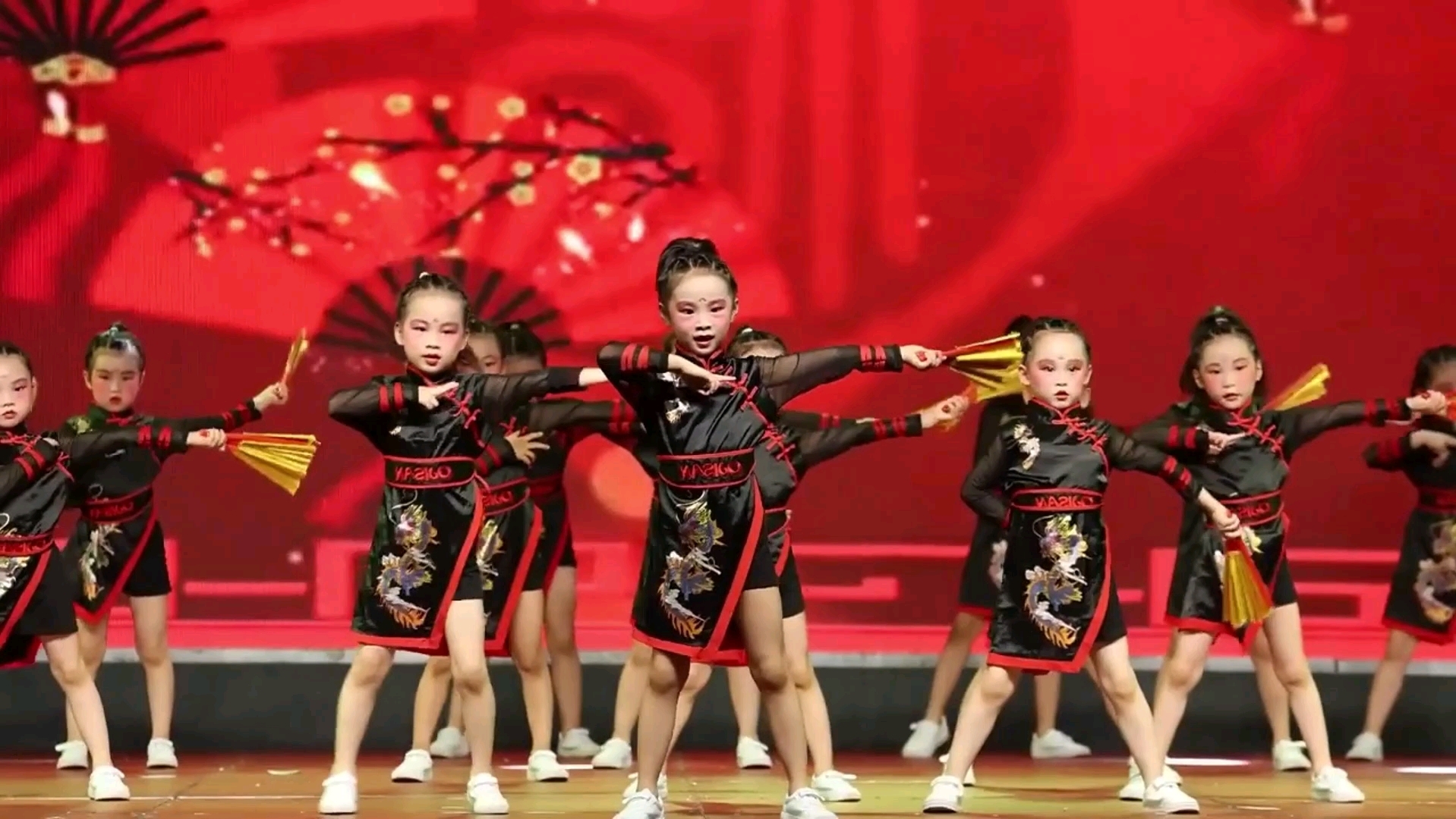 少儿舞蹈雪龙吟