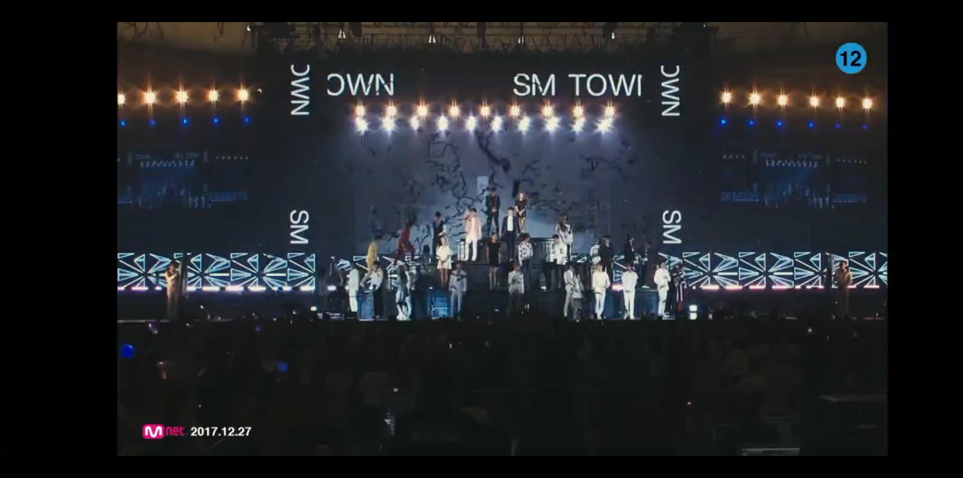 [图]SMTOWN全家福 "Dear My Family"