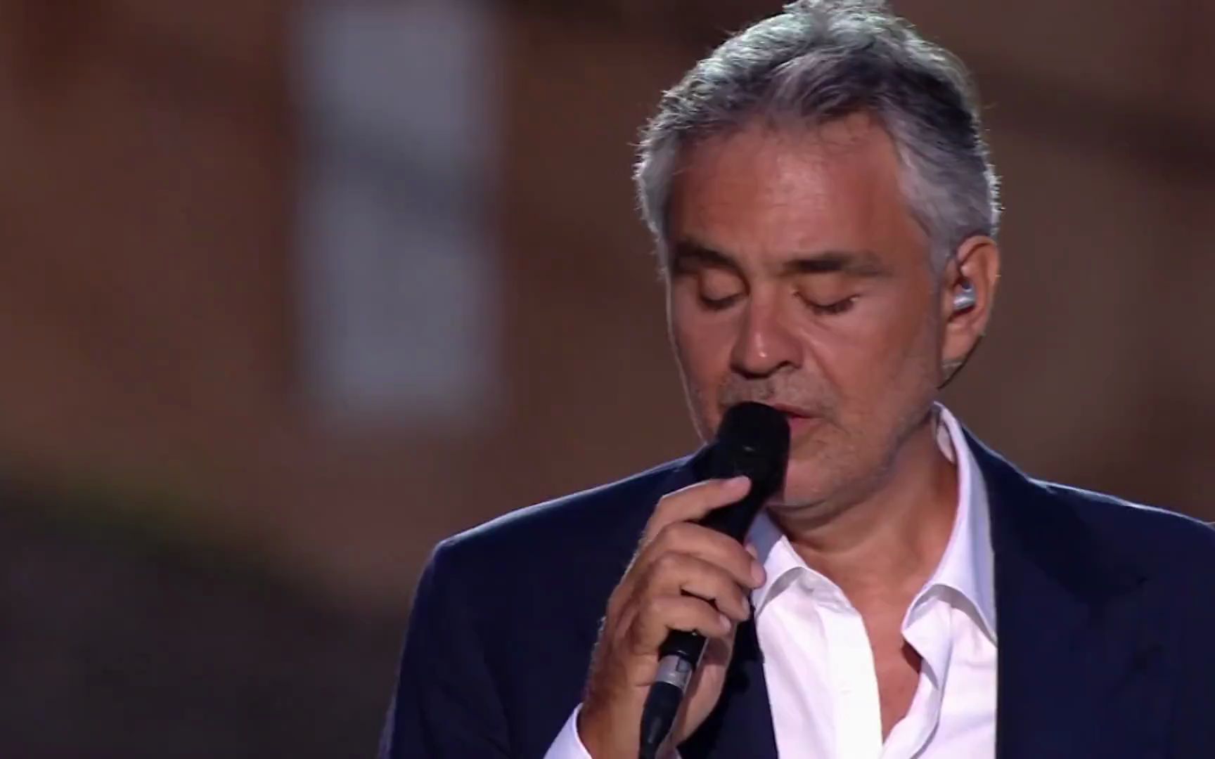 [图]【Andrea Bocelli】Quizas Quizas Quizas 2012年现场演出