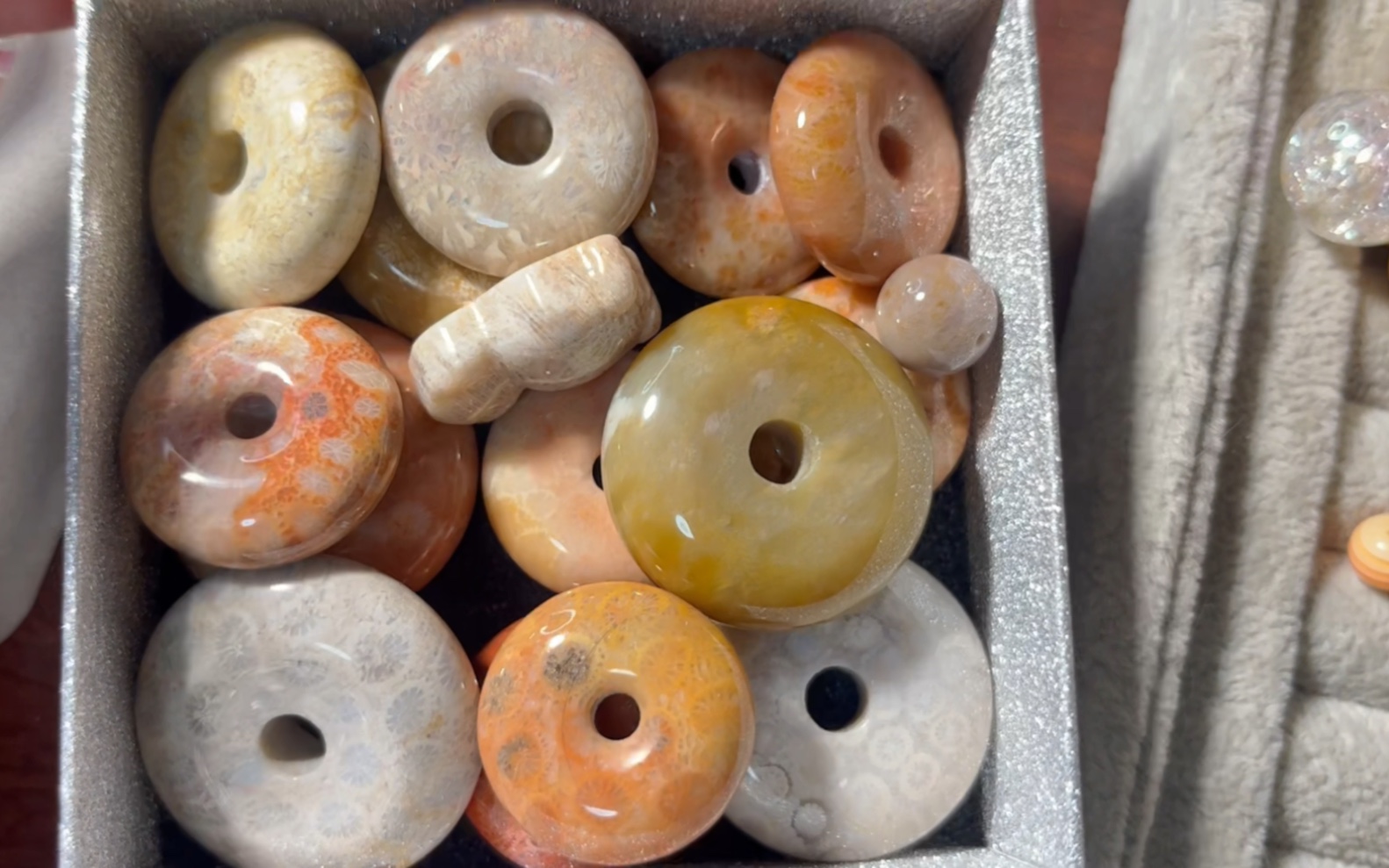 出材料珊瑚玉平安扣品质还可以的88包邮