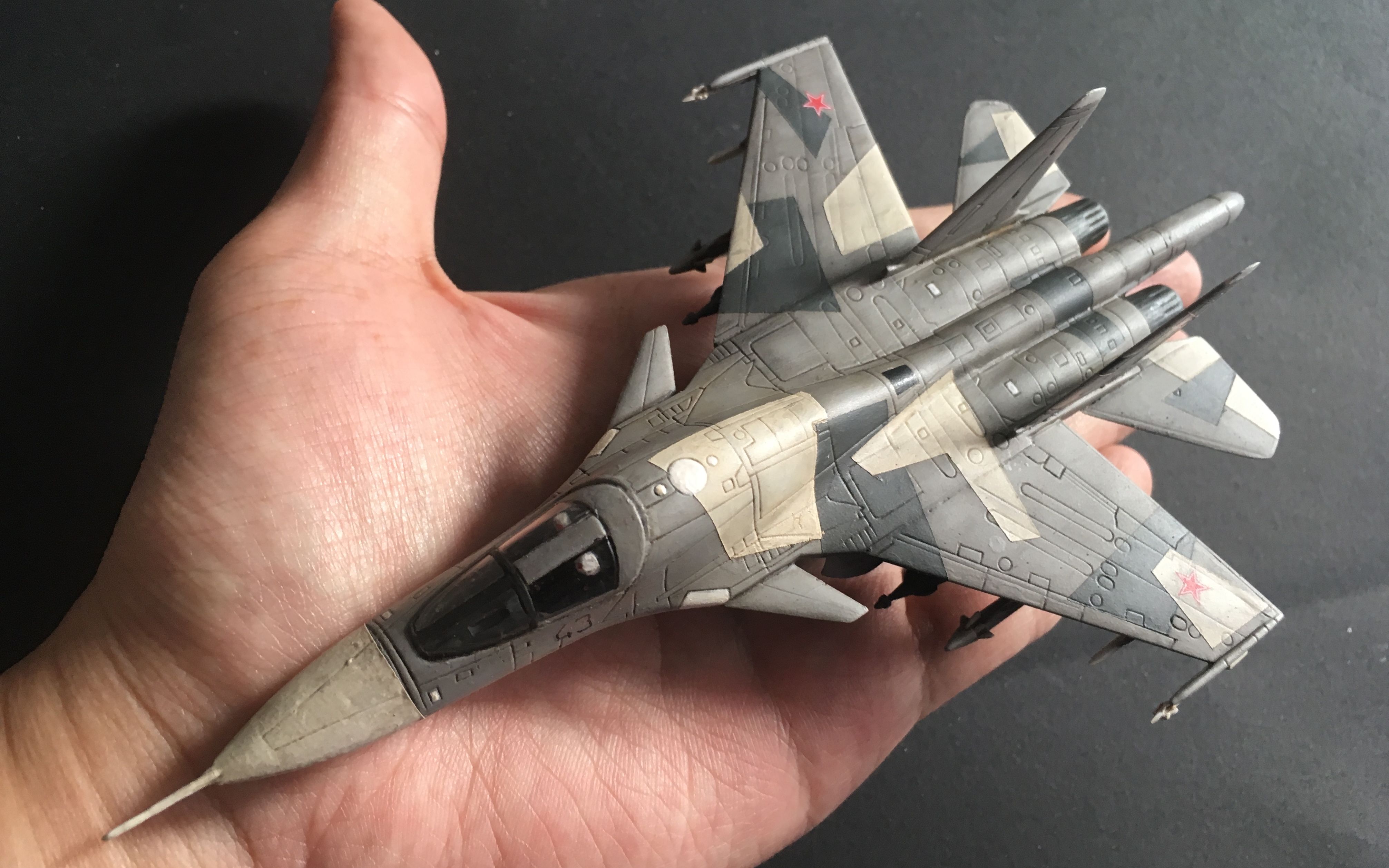 小比例模型制作 1/144 比例 三角号手 su-34 鸭嘴兽