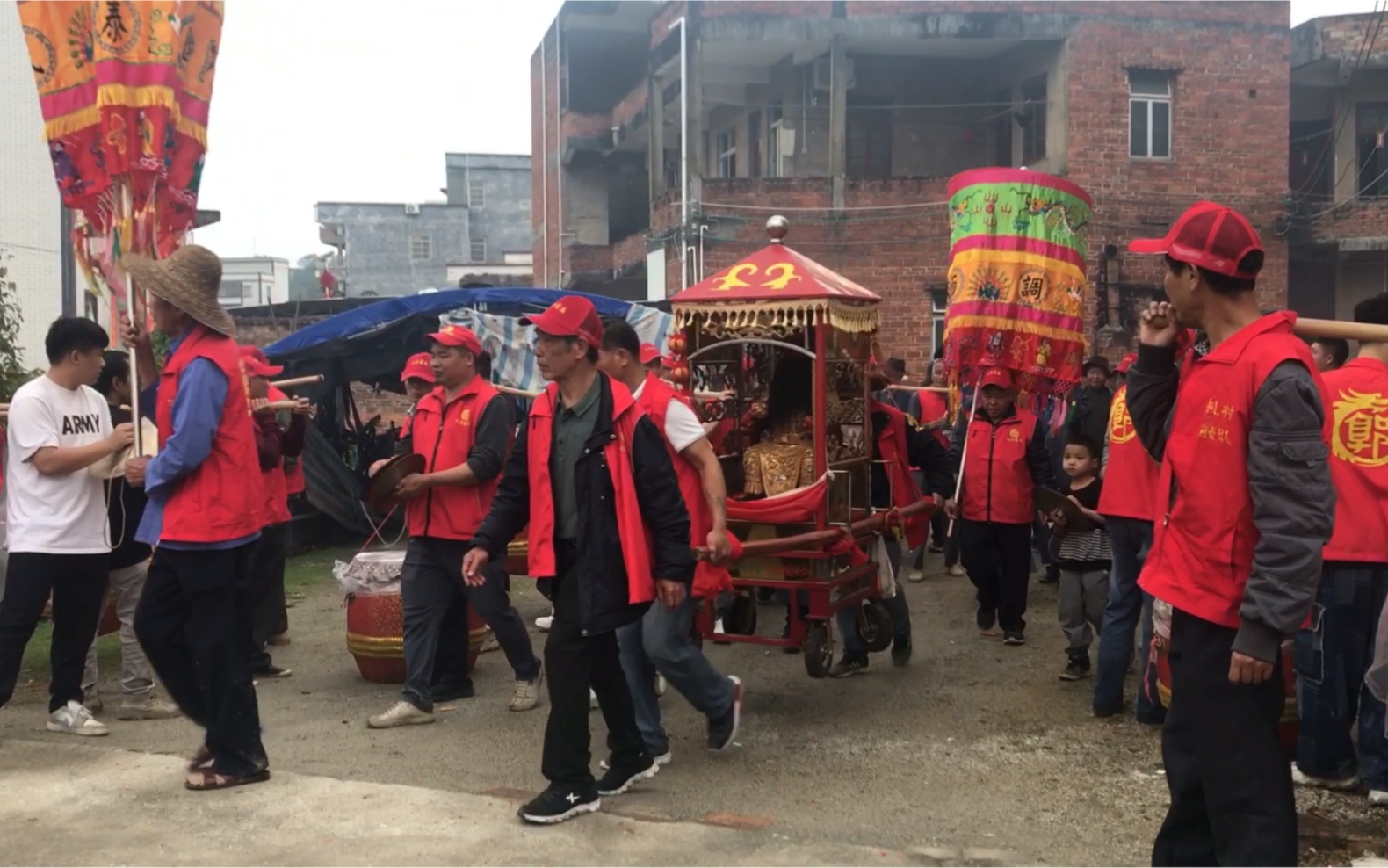 实拍粤西农村年例游神,时隔三年,重回热闹!